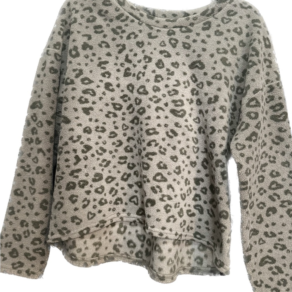 Cozie by Pink Rose green leopard sweatshirt.  Size L.